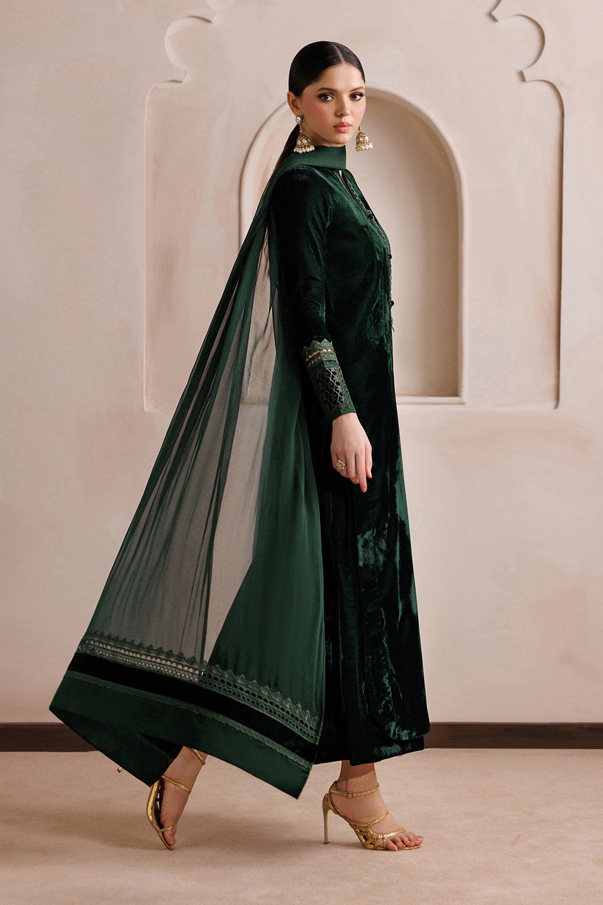 BAROQUE - EMBROIDERED VELVET EN-1385 — outfit view 4