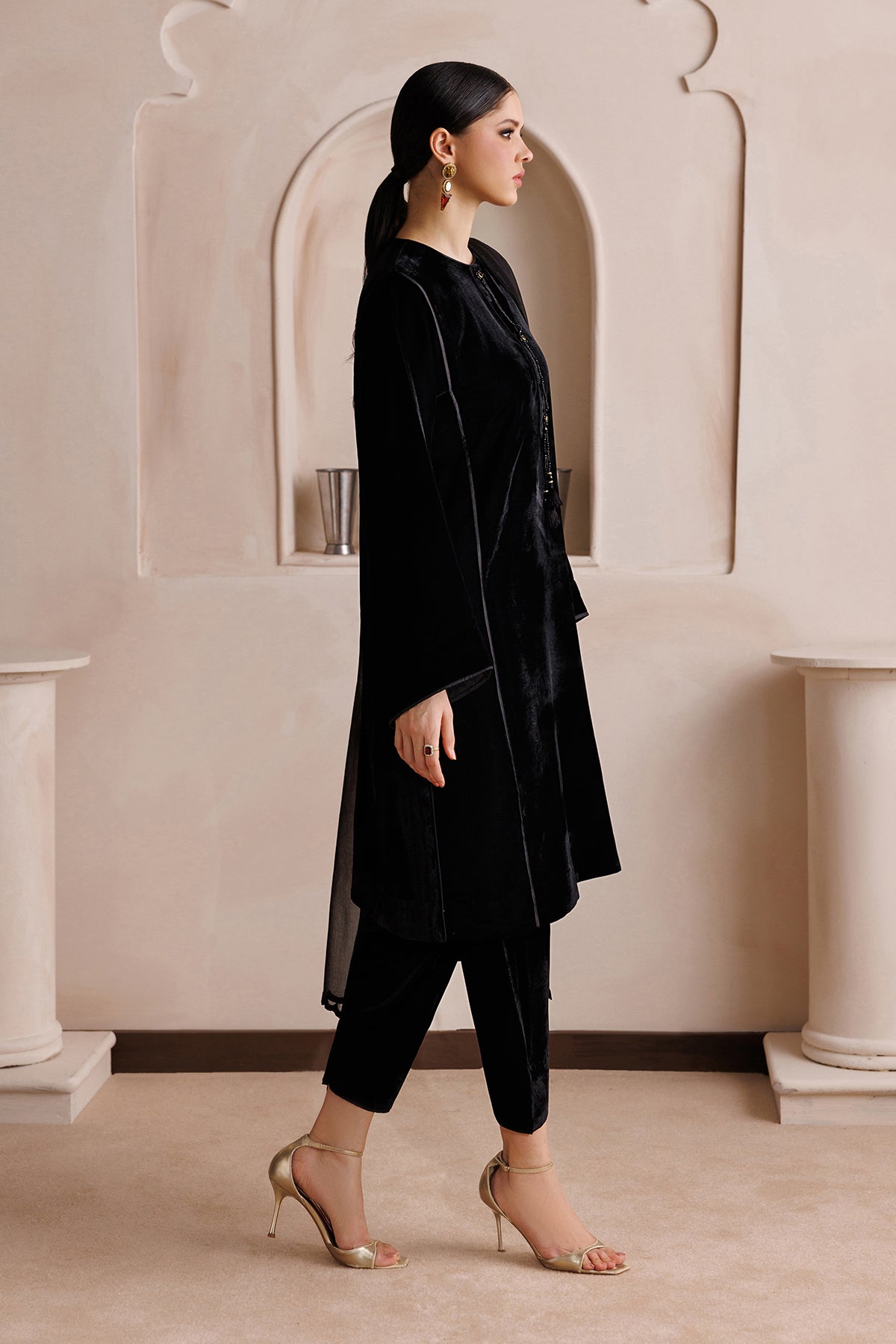 BAROQUE - SOLID VELVET EN-1379 — outfit view 5