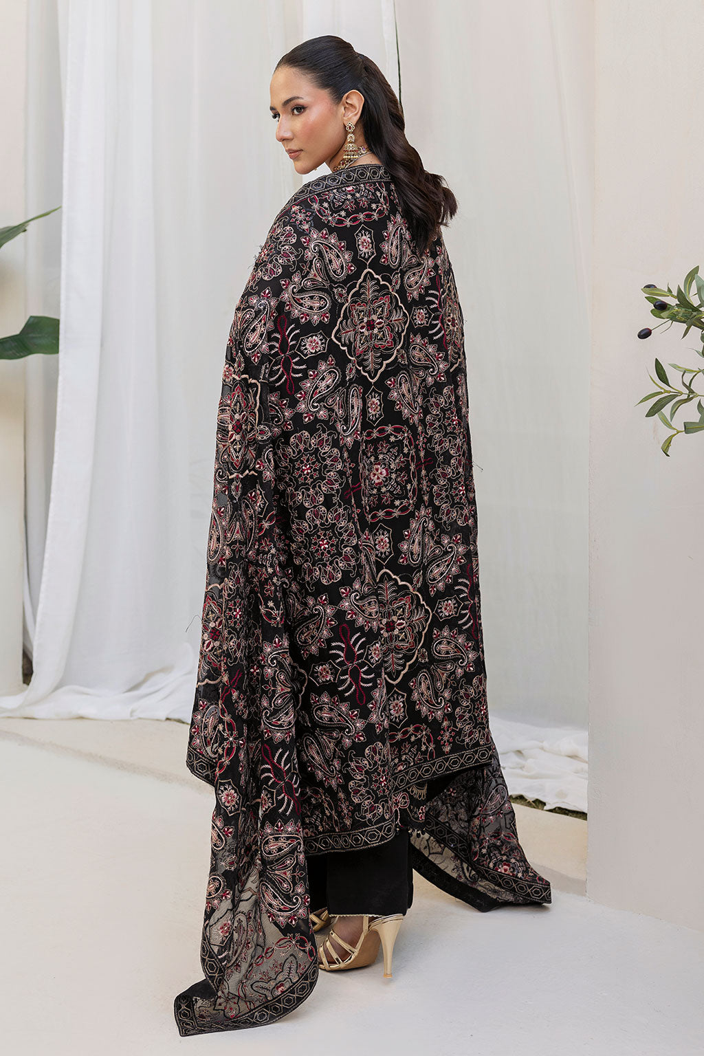 RAMSHA - T-506 — outfit view 2