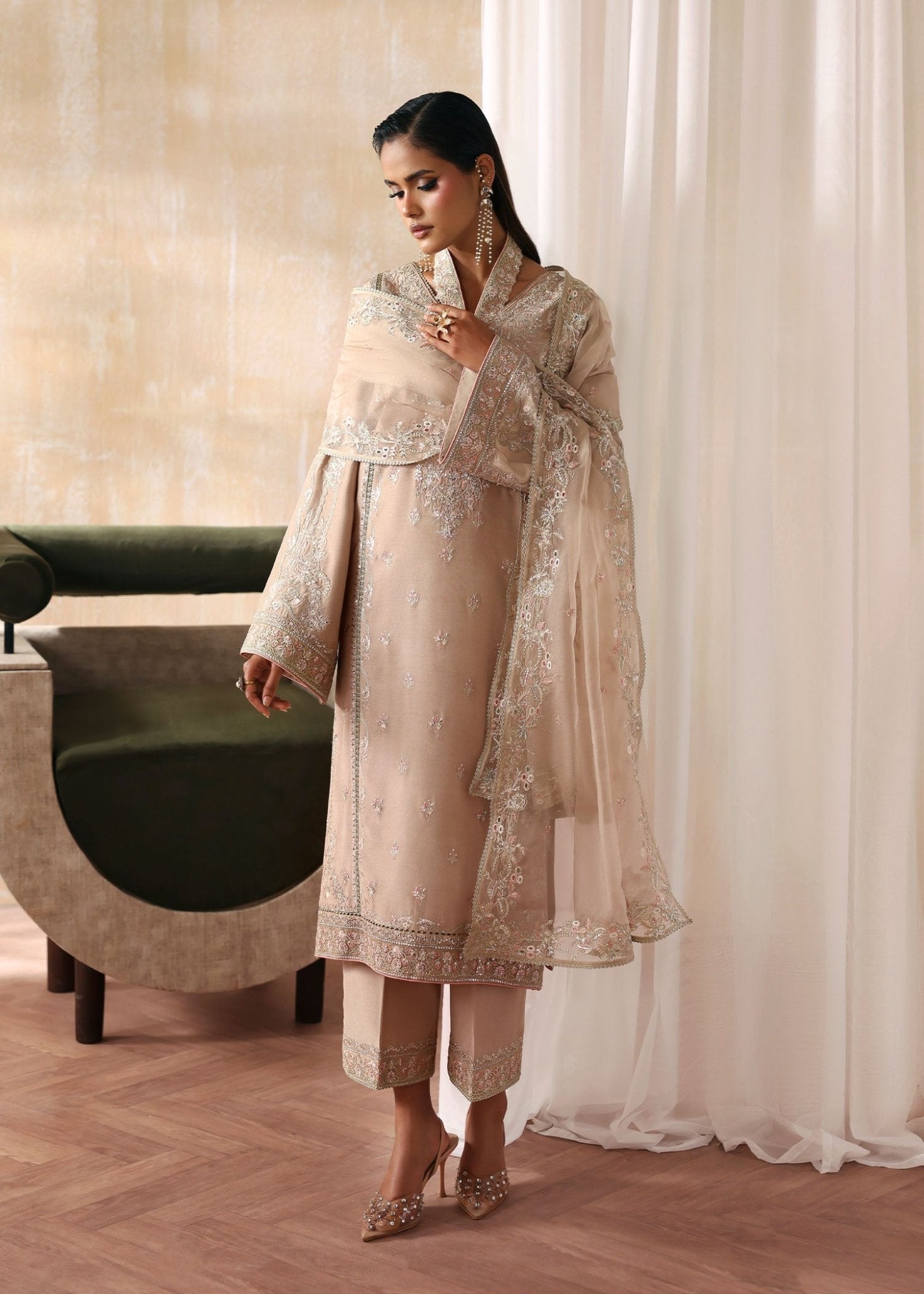 Kanwal Malik Hooria Rea Luxury Pret '26 stitched Pakistani designer outfit look 4