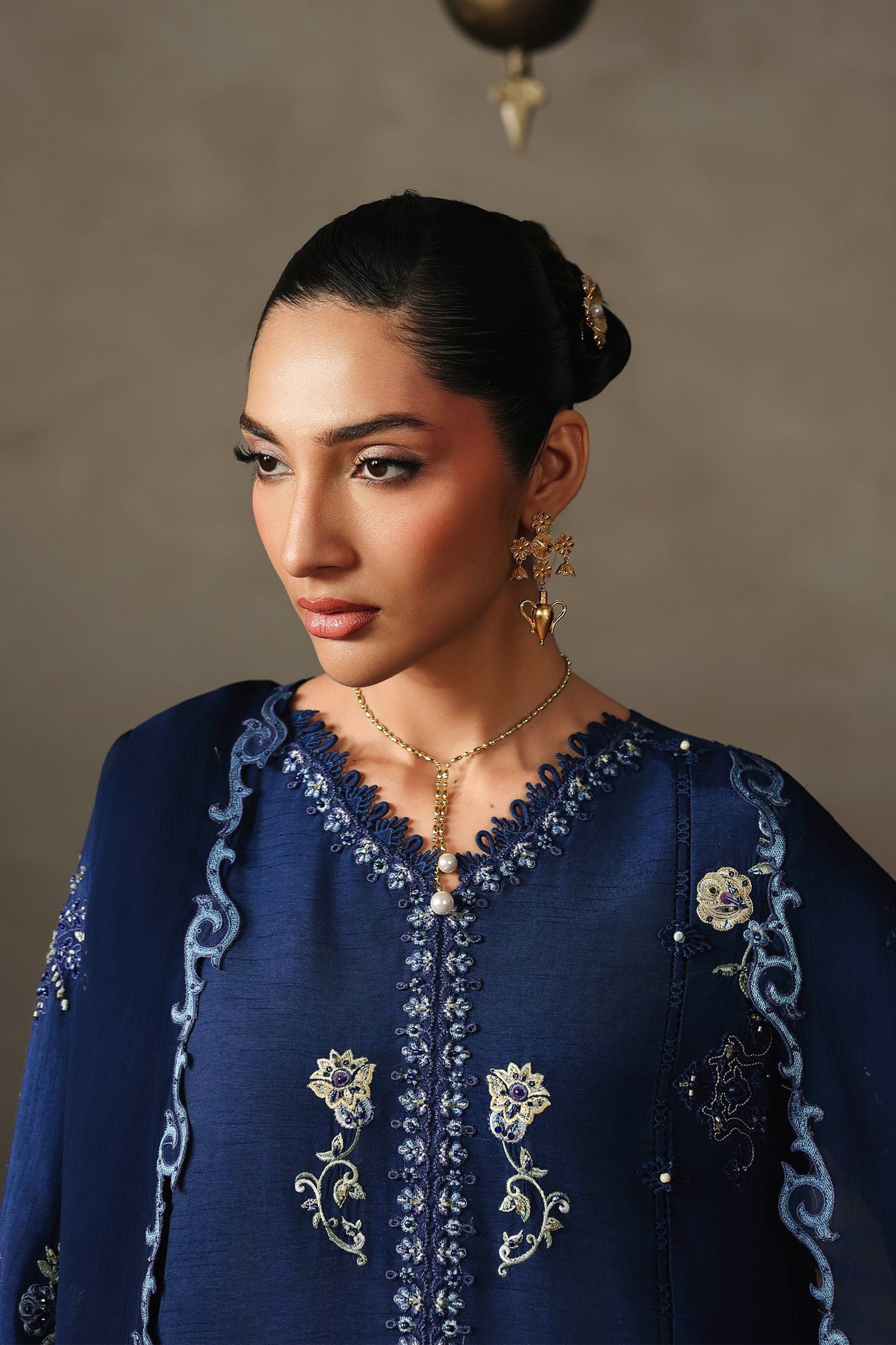 Qalamkar QLP-07 - Calina Luxury Pret '26 Pakistani designer outfit look 10