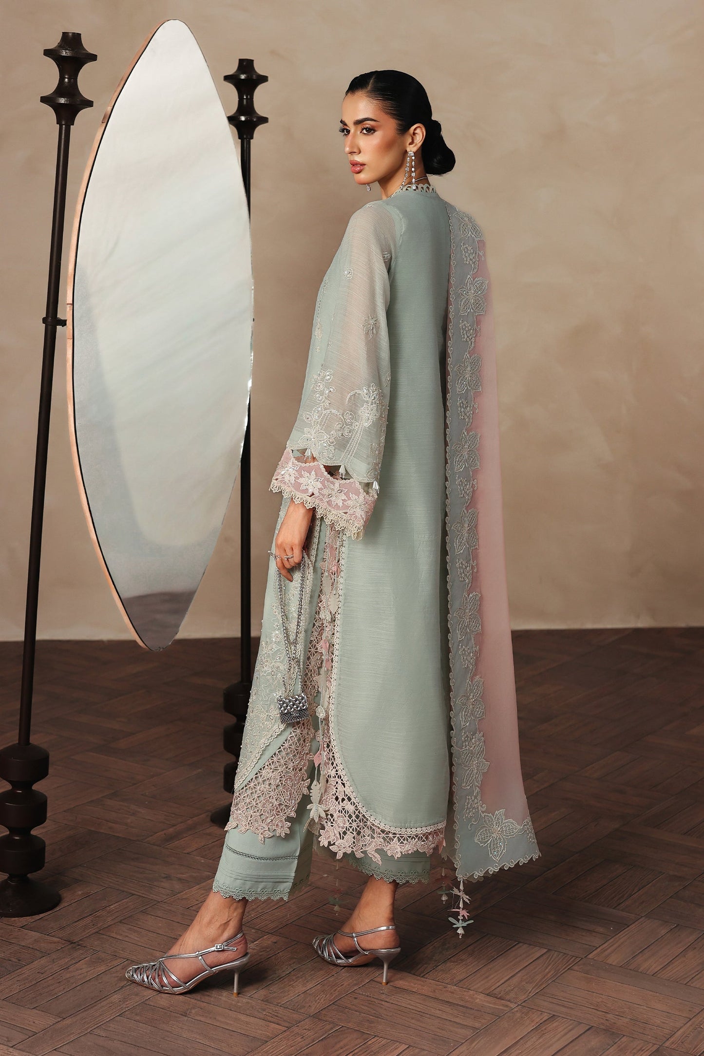 Qalamkar QLP-02 - Nazia Luxury Pret '26 Pakistani designer outfit look 7