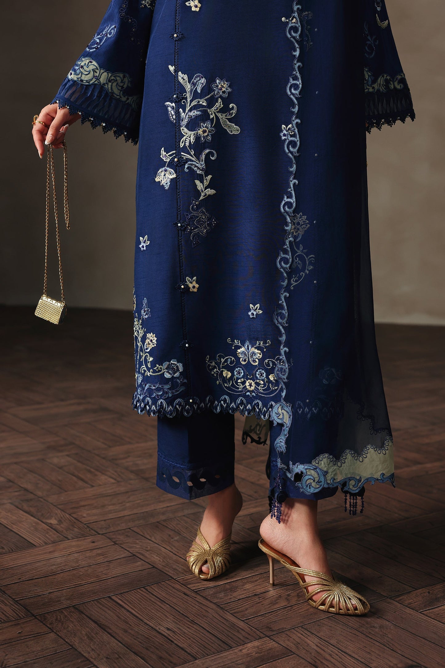 Qalamkar QLP-07 - Calina Luxury Pret '26 Pakistani designer outfit look 5