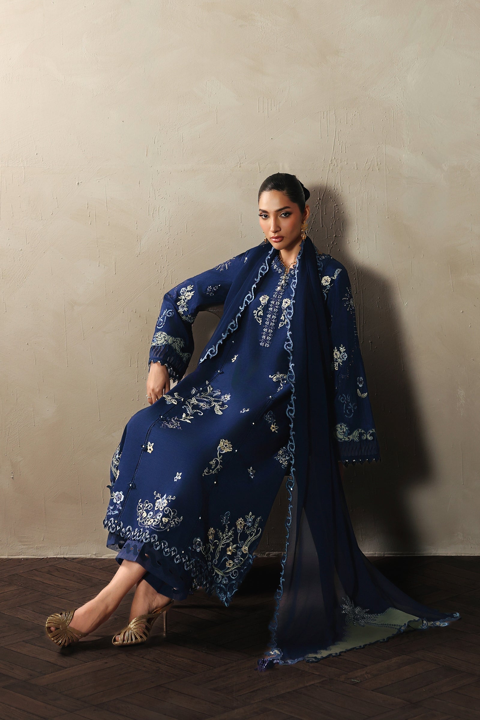 Qalamkar QLP-07 - Calina Luxury Pret '26 Pakistani designer outfit look 6
