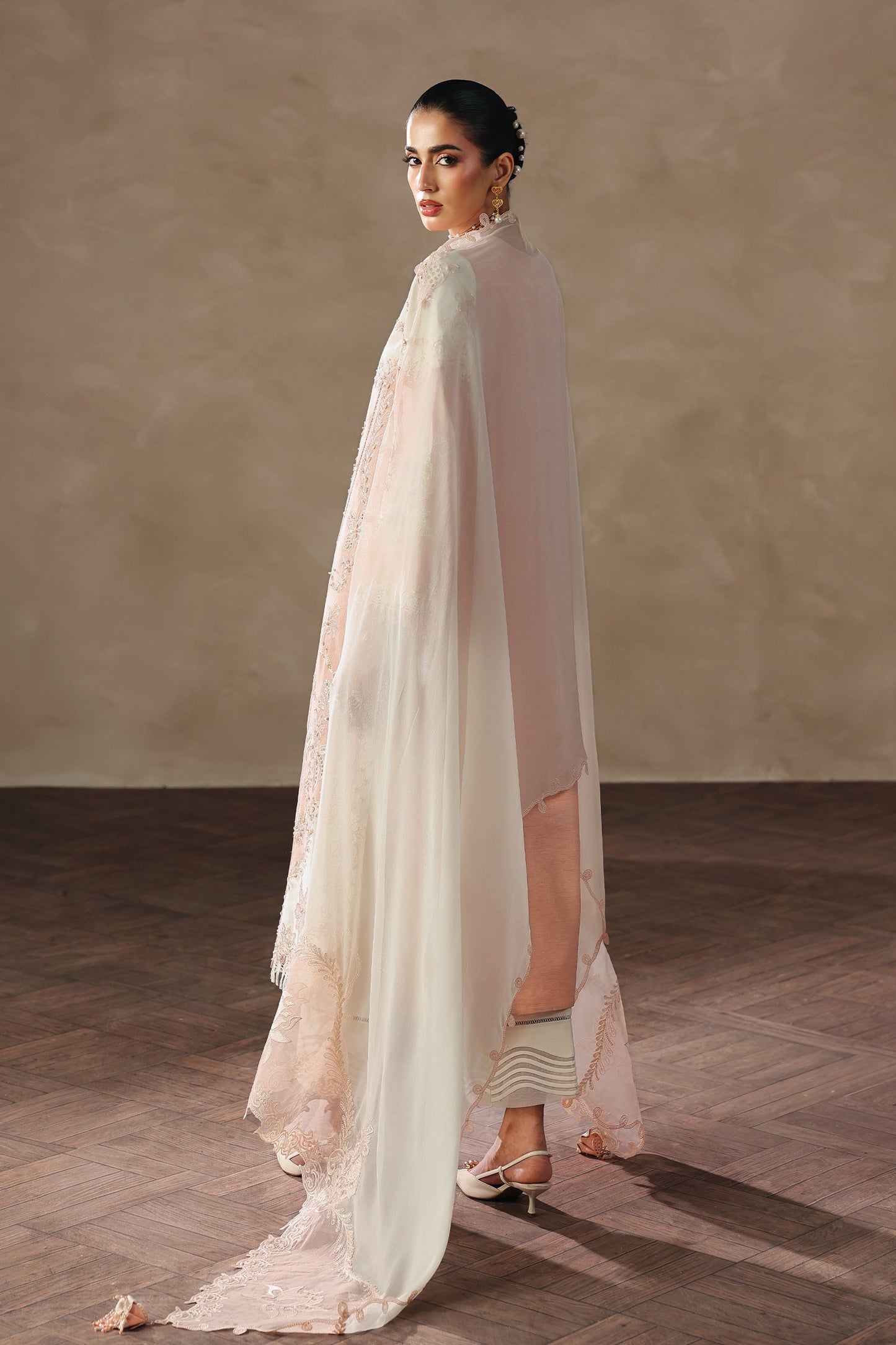 Qalamkar QLP-08 - Beena Luxury Pret '26 Pakistani designer outfit look 5