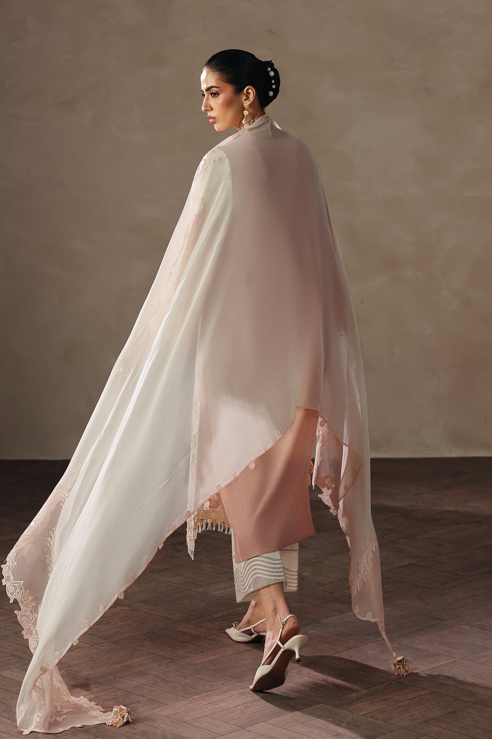 Qalamkar QLP-08 - Beena Luxury Pret '26 Pakistani designer outfit look 7