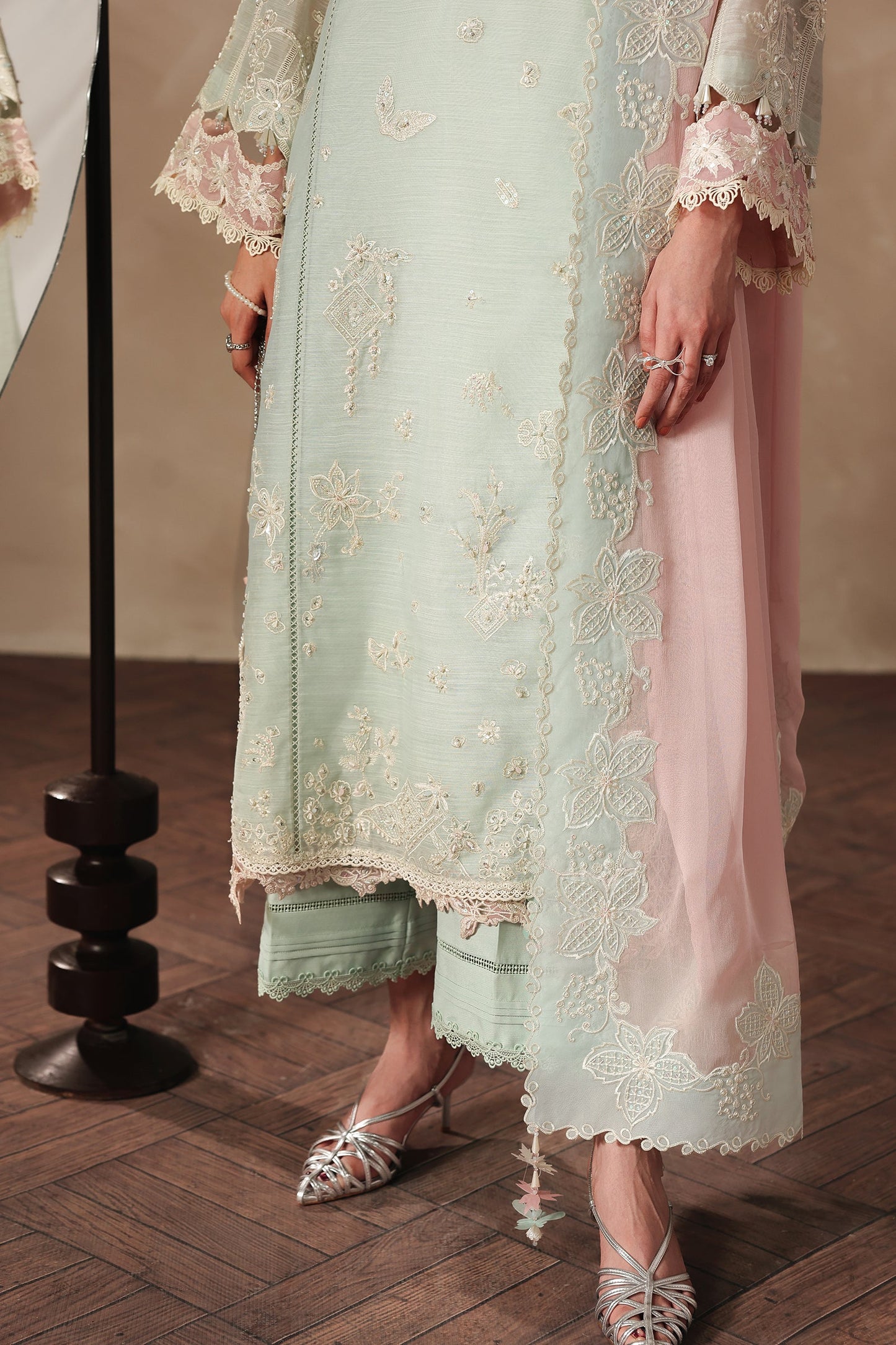 Qalamkar QLP-02 - Nazia Luxury Pret '26 Pakistani designer outfit look 11