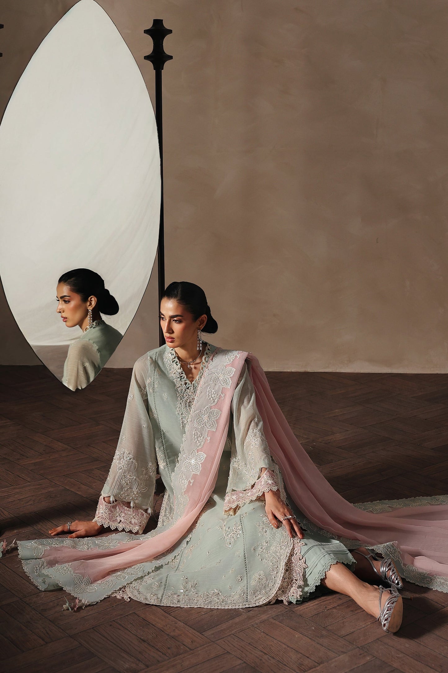 Qalamkar QLP-02 - Nazia Luxury Pret '26 Pakistani designer outfit look 12