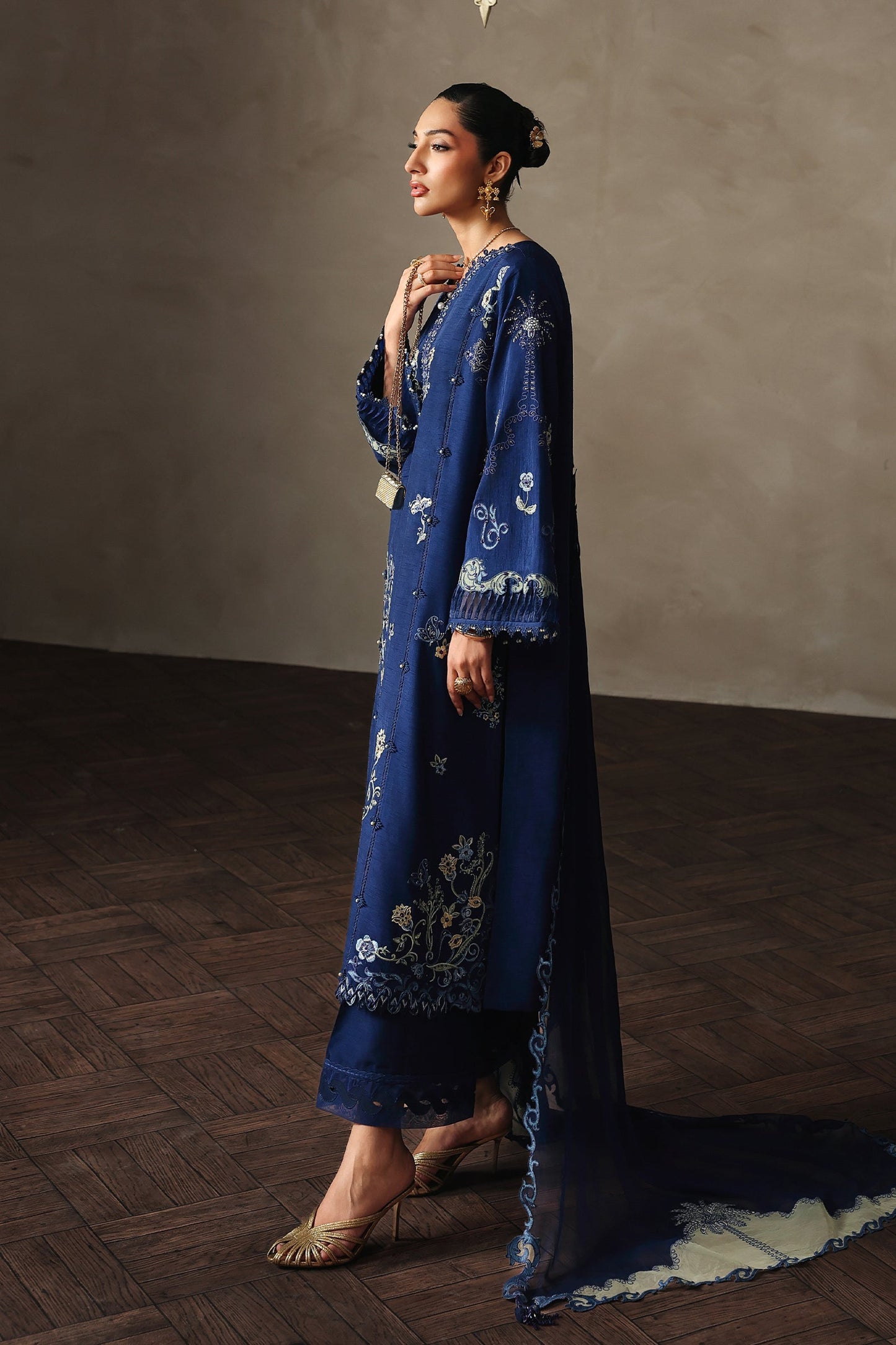Qalamkar QLP-07 - Calina Luxury Pret '26 Pakistani designer outfit look 9