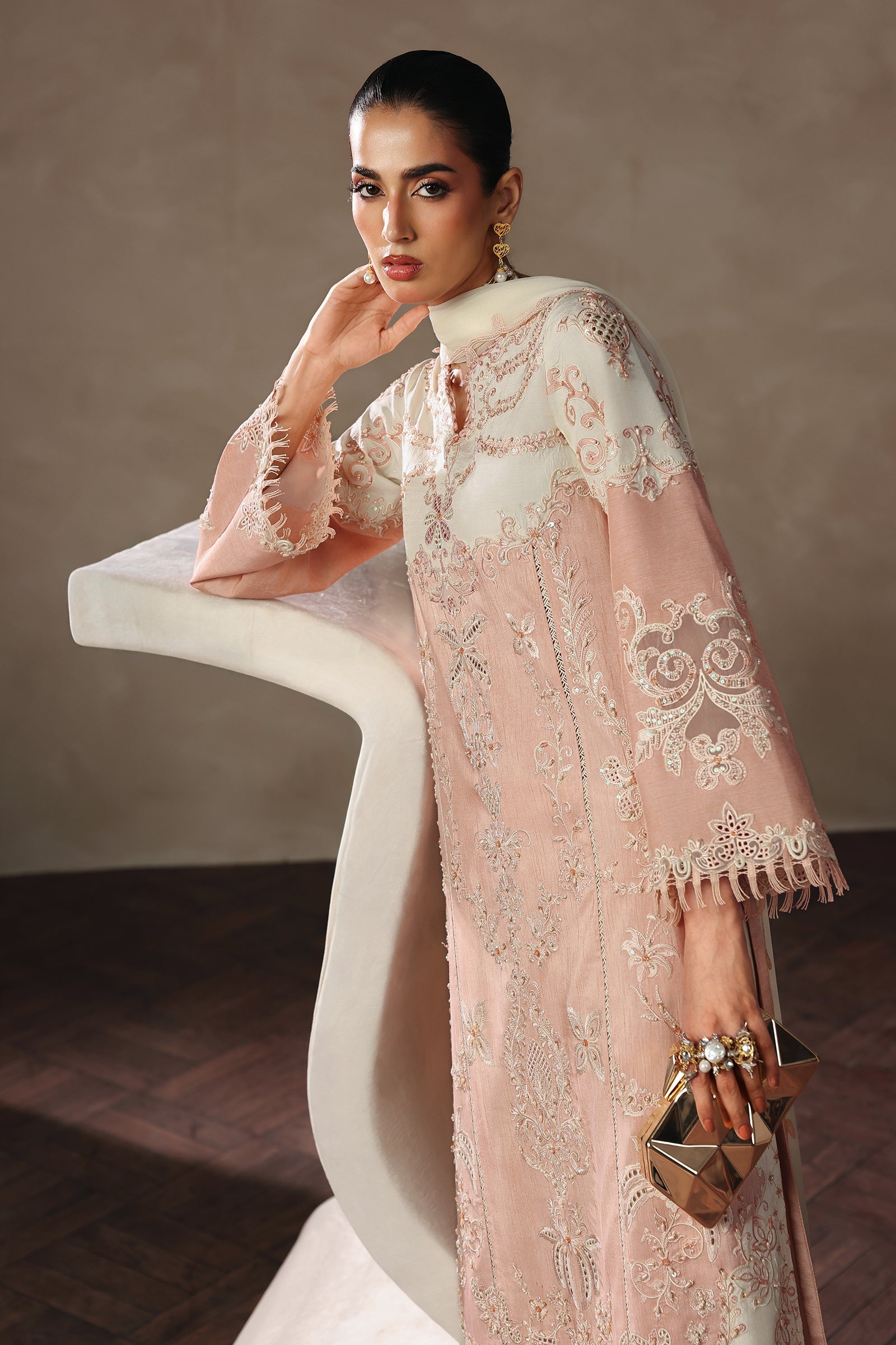 Qalamkar QLP-08 - Beena Luxury Pret '26 Pakistani designer outfit look 9