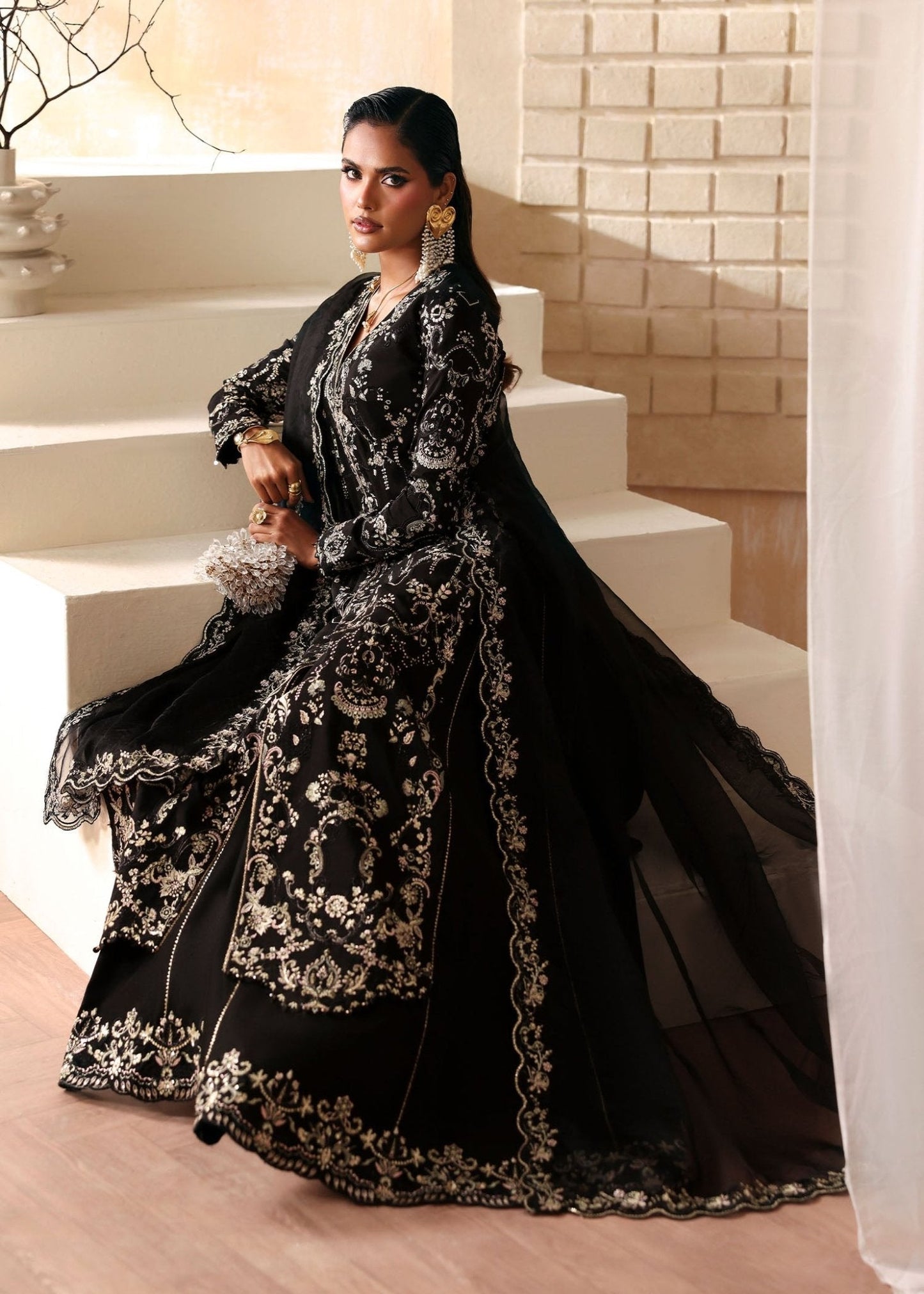 Kanwal Malik Mahsa Rea Luxury Pret '26 stitched Pakistani designer outfit look 8