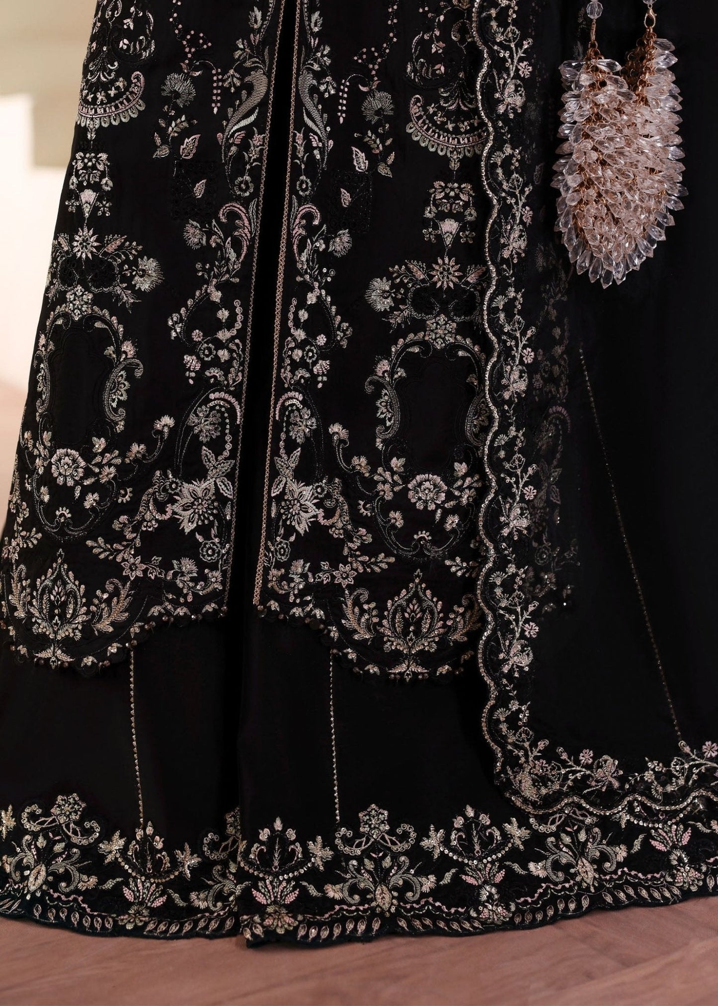 Kanwal Malik Mahsa Rea Luxury Pret '26 Pakistani designer outfit look 3