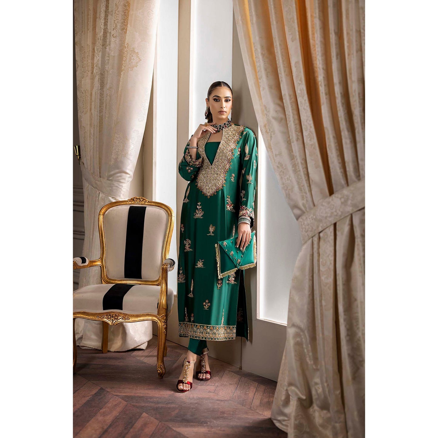 Nuriyaa | Rozanne Luxe Formals | DAPHNE